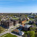 2Br Comfort Apartment Close To Henry Ford