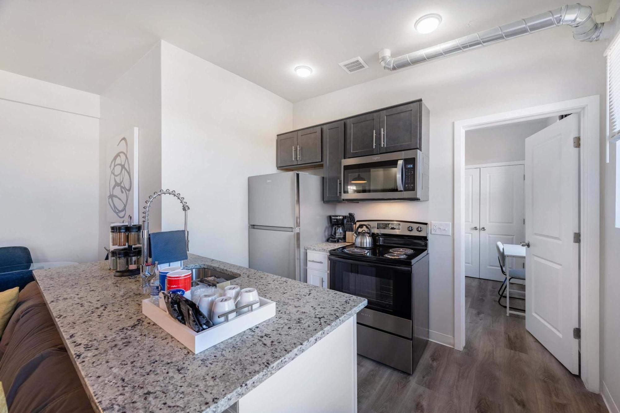 2br Comfort Close To Henry Ford Detroit