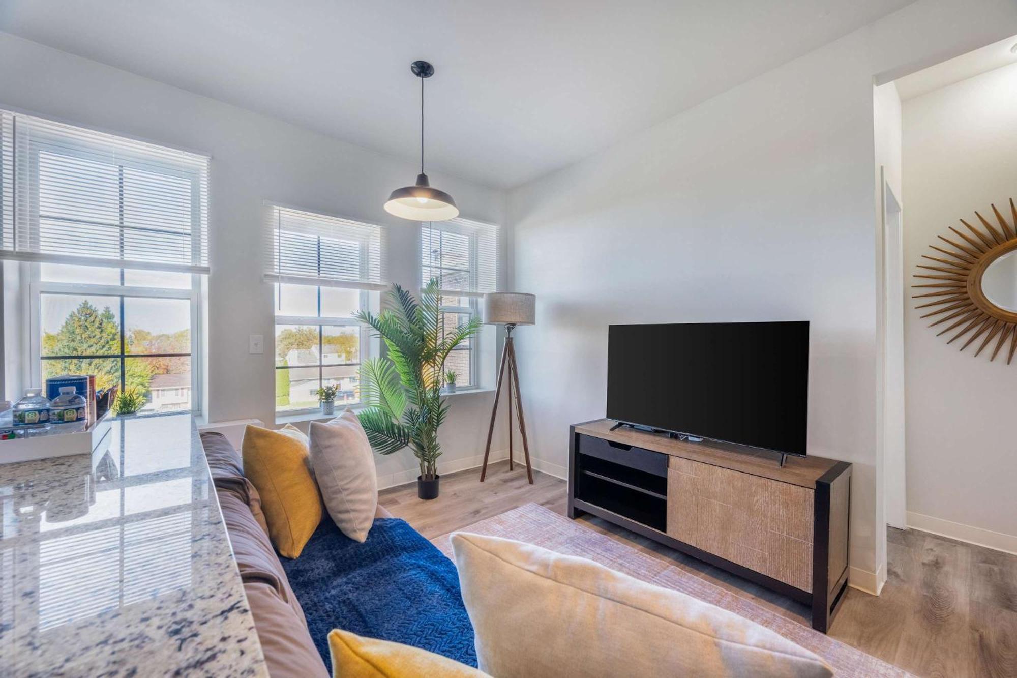 2br Comfort Close To Henry Ford *
